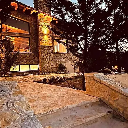 Tagli & فندق أراخوفا